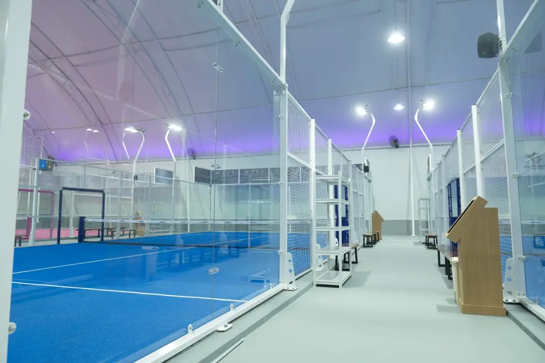 Walkway between courts